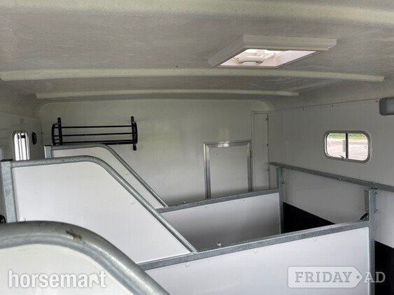 Equi-Trek Space-Treka III Up to 3.5 tonnes Horse Trailer - Trailers & Horseboxes in Belton