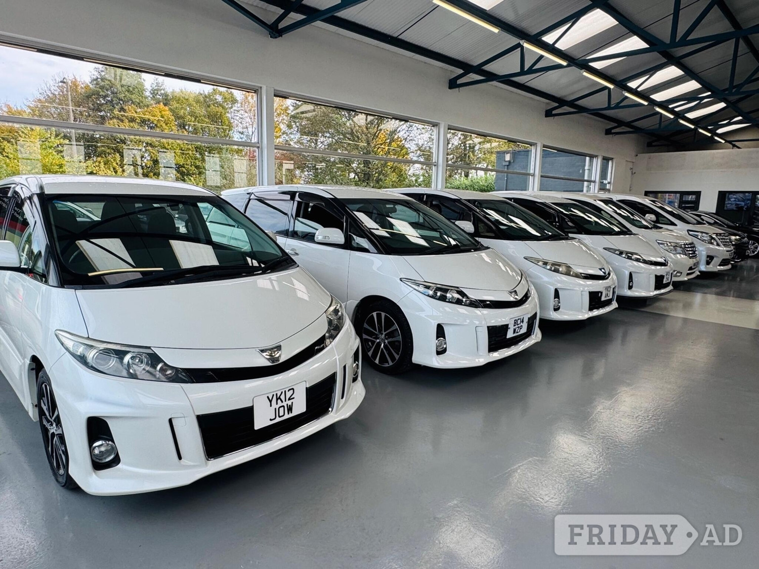 Toyota Alphard Bolton