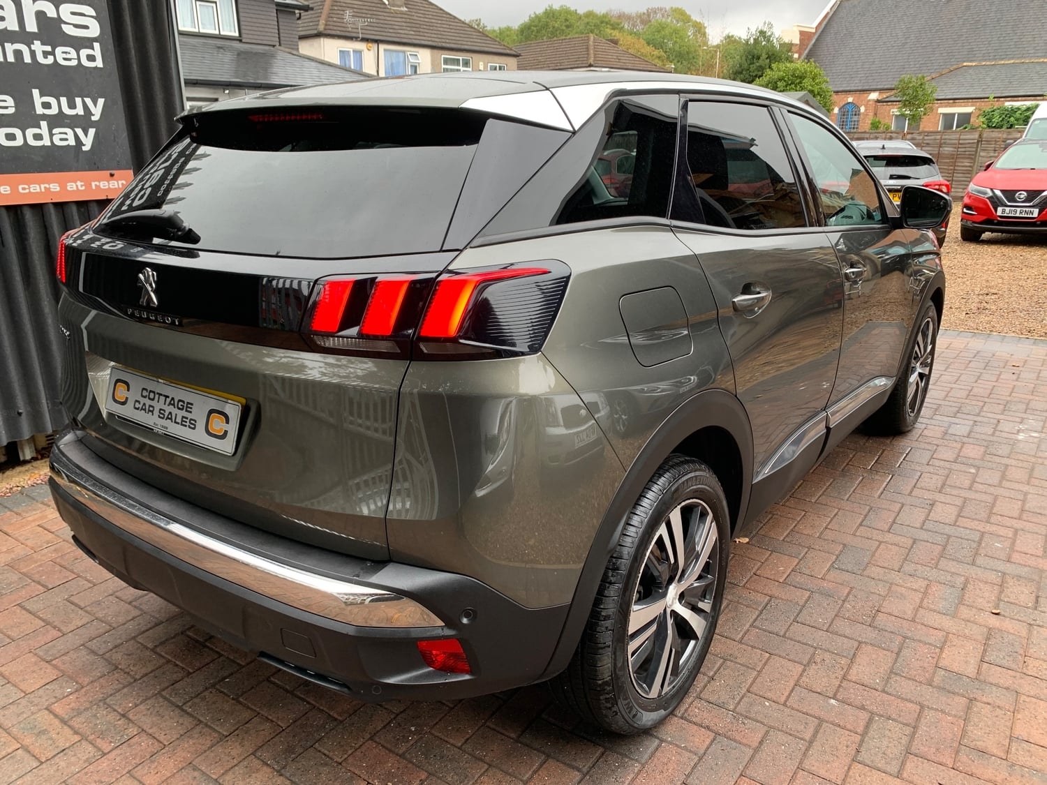 [ berth ]Peugeot 3008