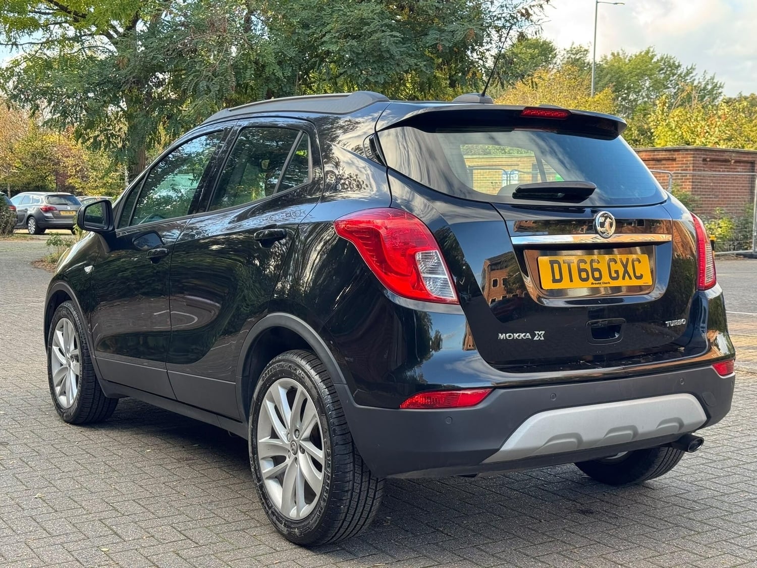 Vauxhall Mokka X 2017 - Cars in Hillingdon
