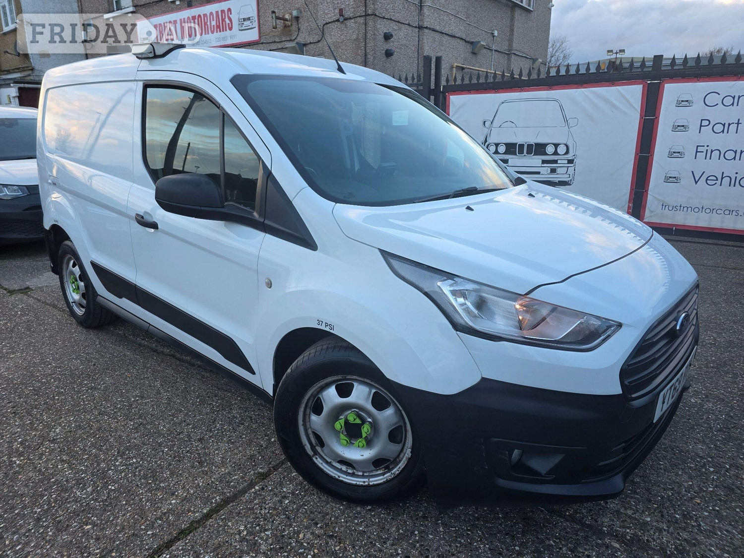 Ford Transit Connect 2019 in Hounslow