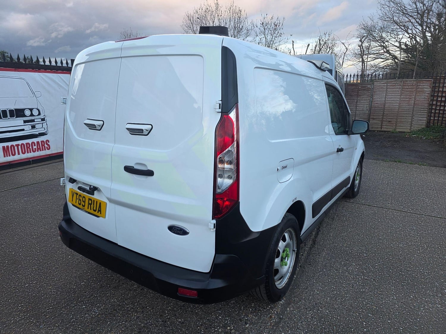[ berth ]Ford Transit Connect