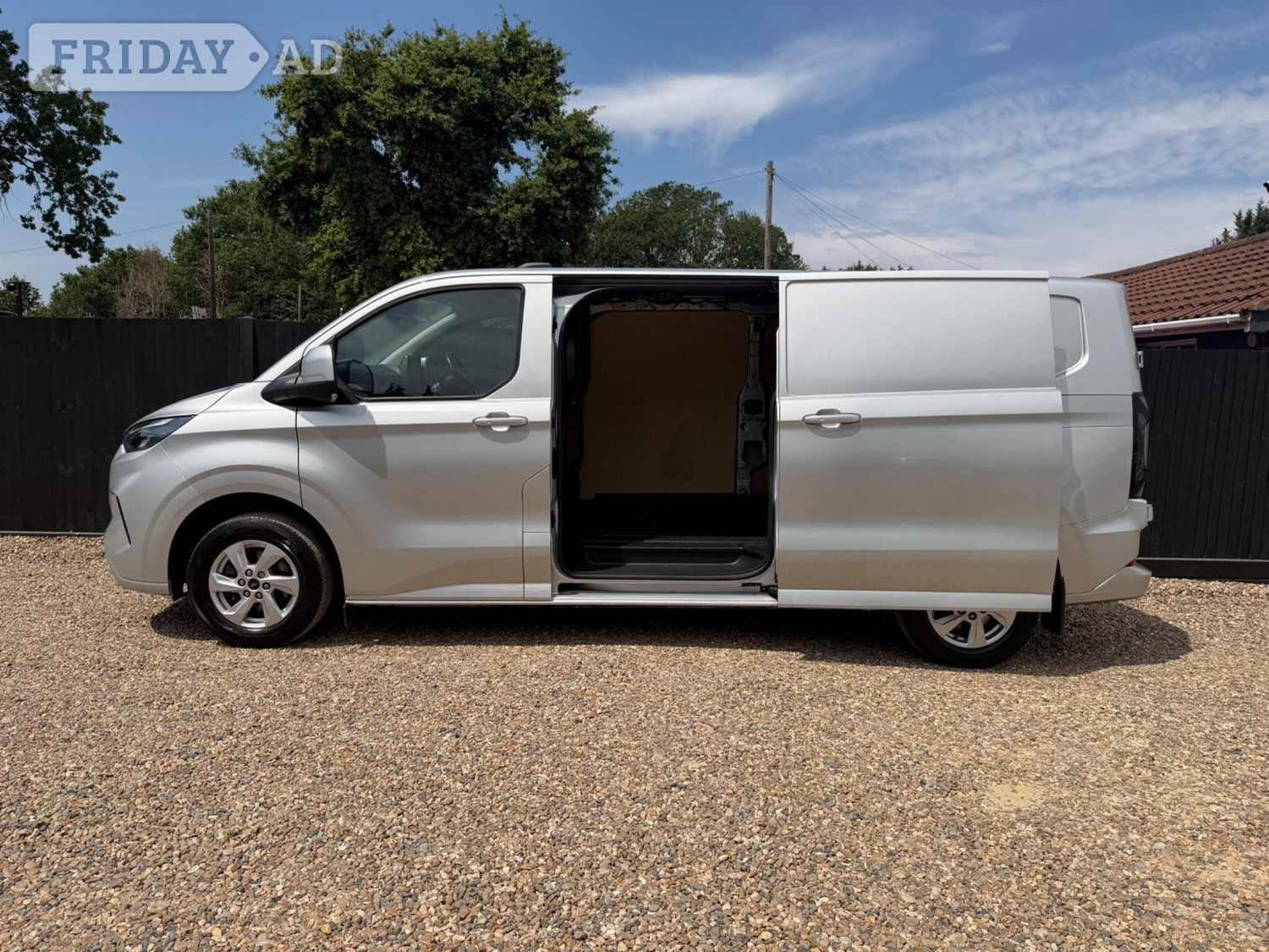 Ford Transit Custom 2024 - Vans & Commercial Vehicles in Addlestone