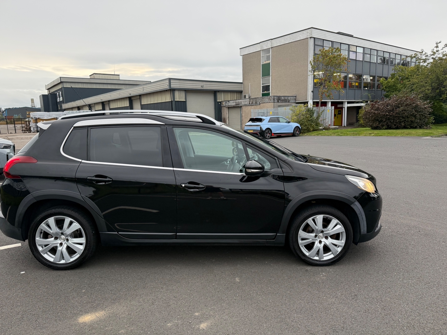 Peugeot 2008 2017 - Cars in Livingston