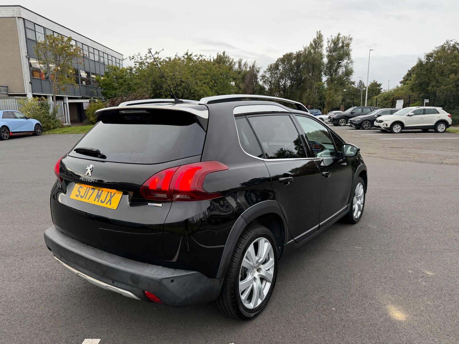 Peugeot 2008 2017 - Cars