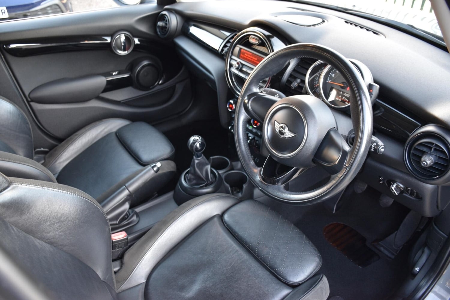 Mini Hatch 2016 - Cars in Reading