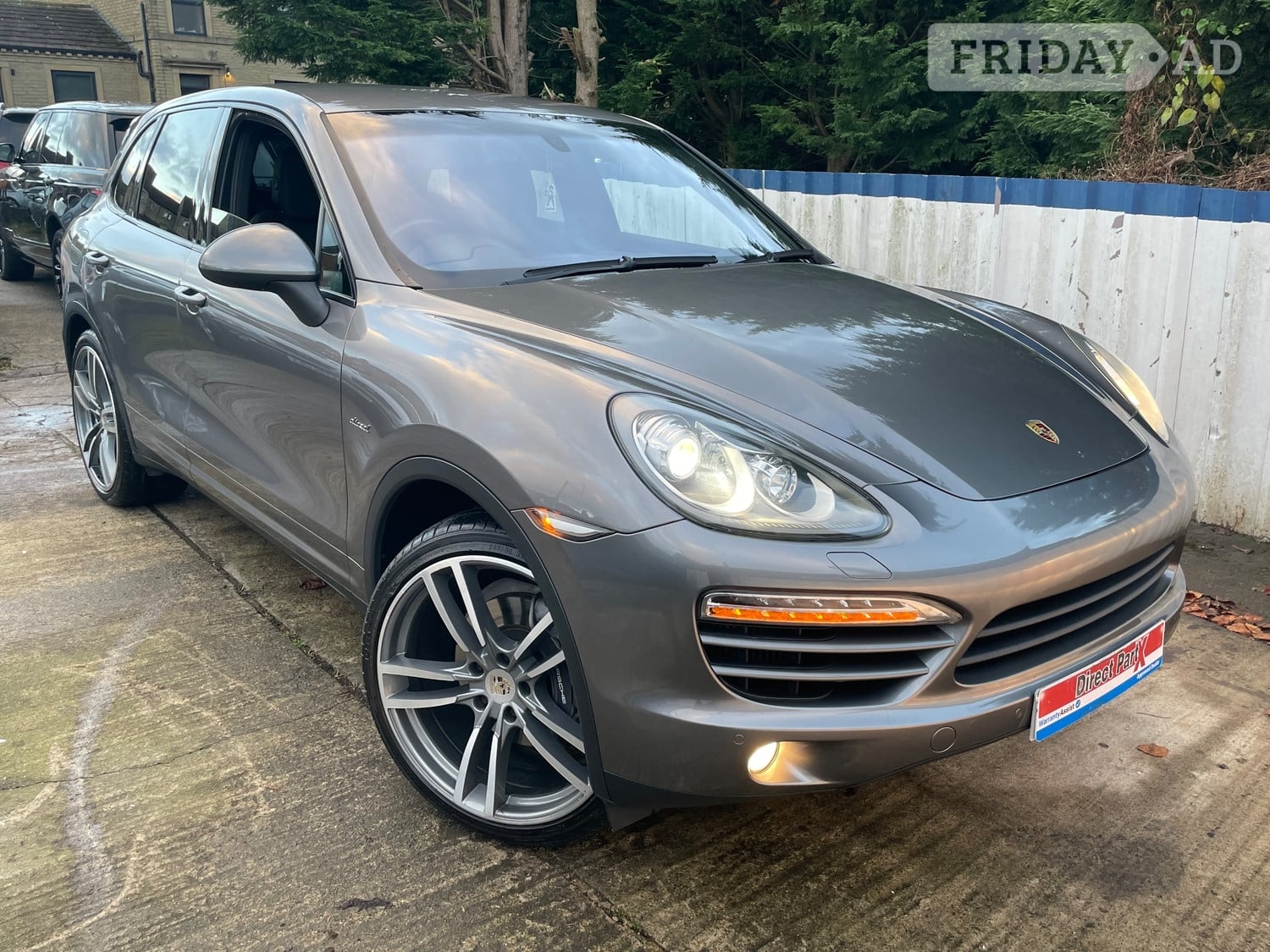 Porsche Cayenne 2012 in Liversedge