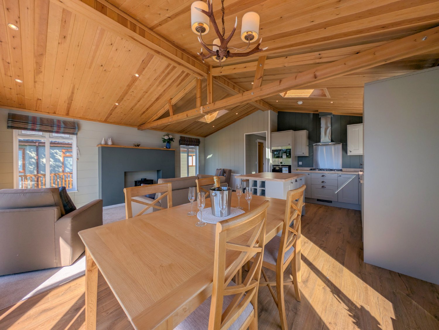 Stunning Hig Spec Twin Lodge on Lake District 12 month park. - Holiday Homes in Levens