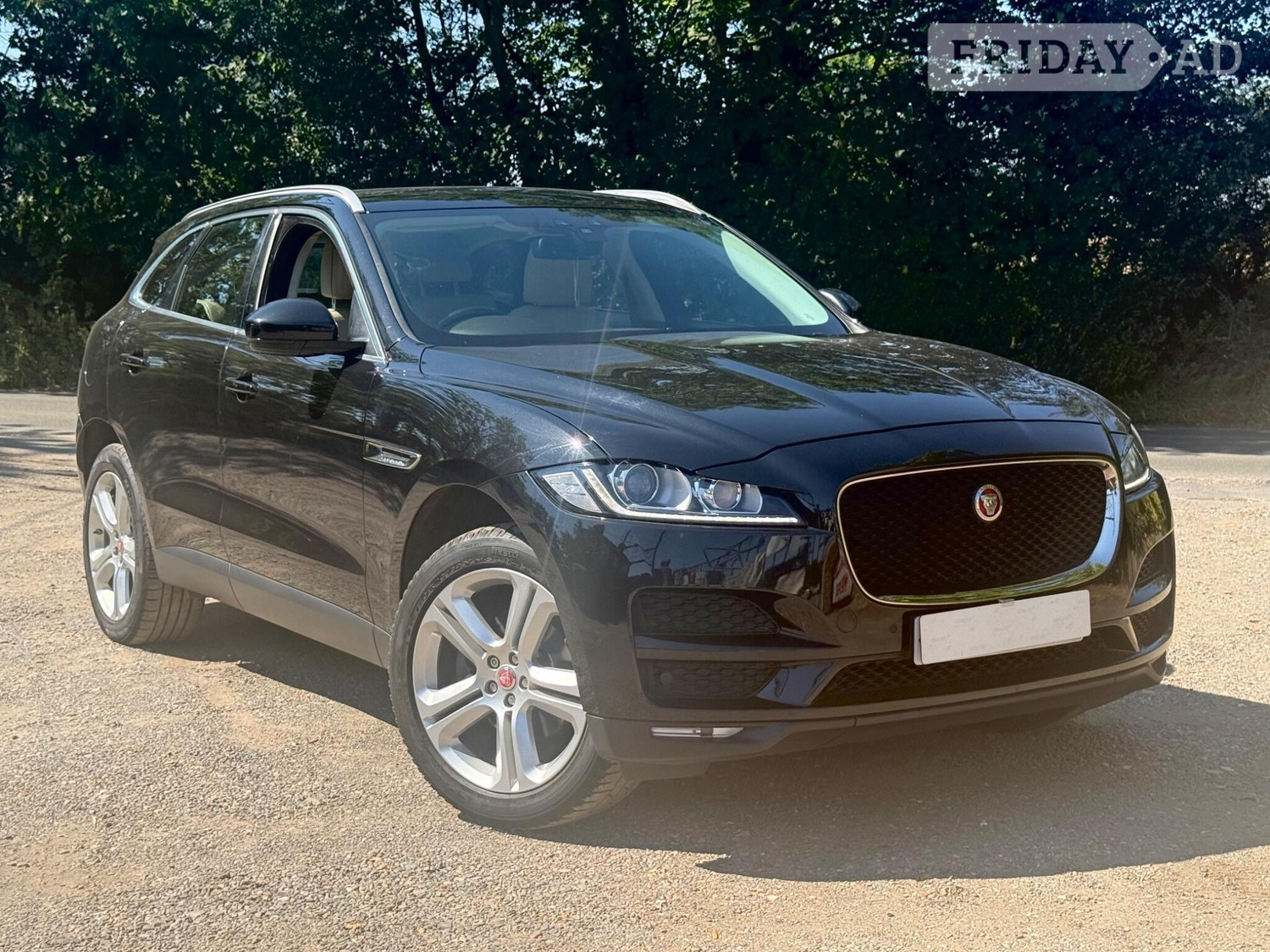 [ berth ]Jaguar F-Pace