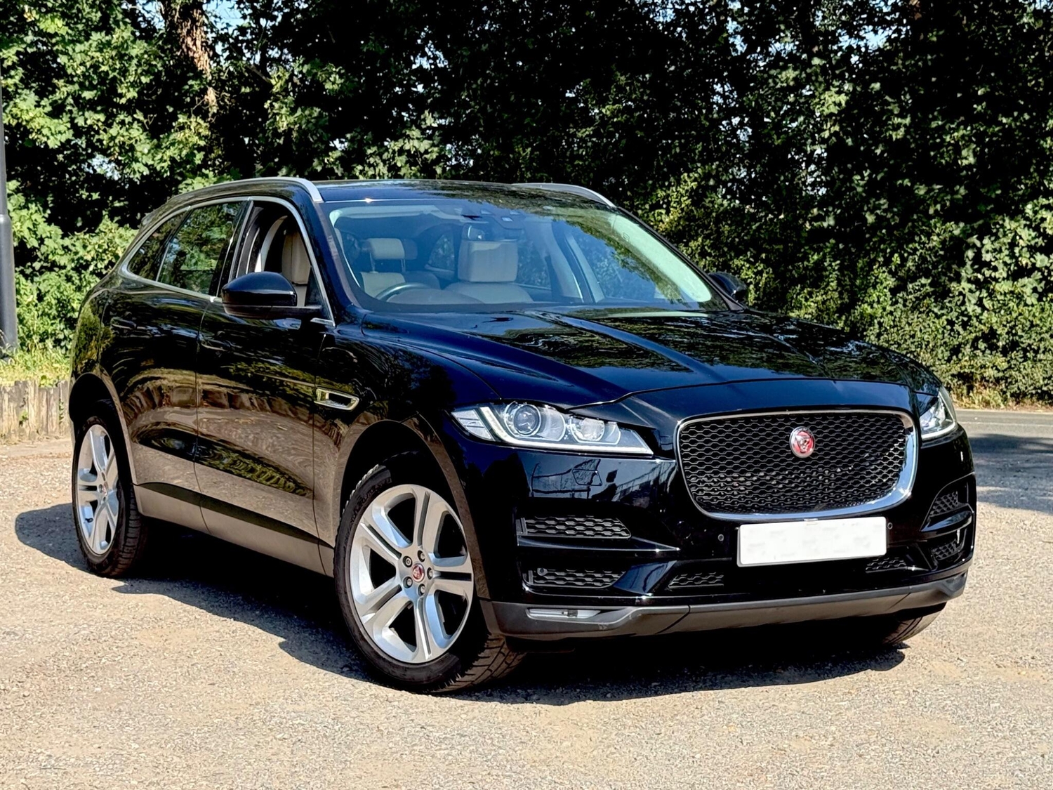 Jaguar F-Pace 2017 - Cars