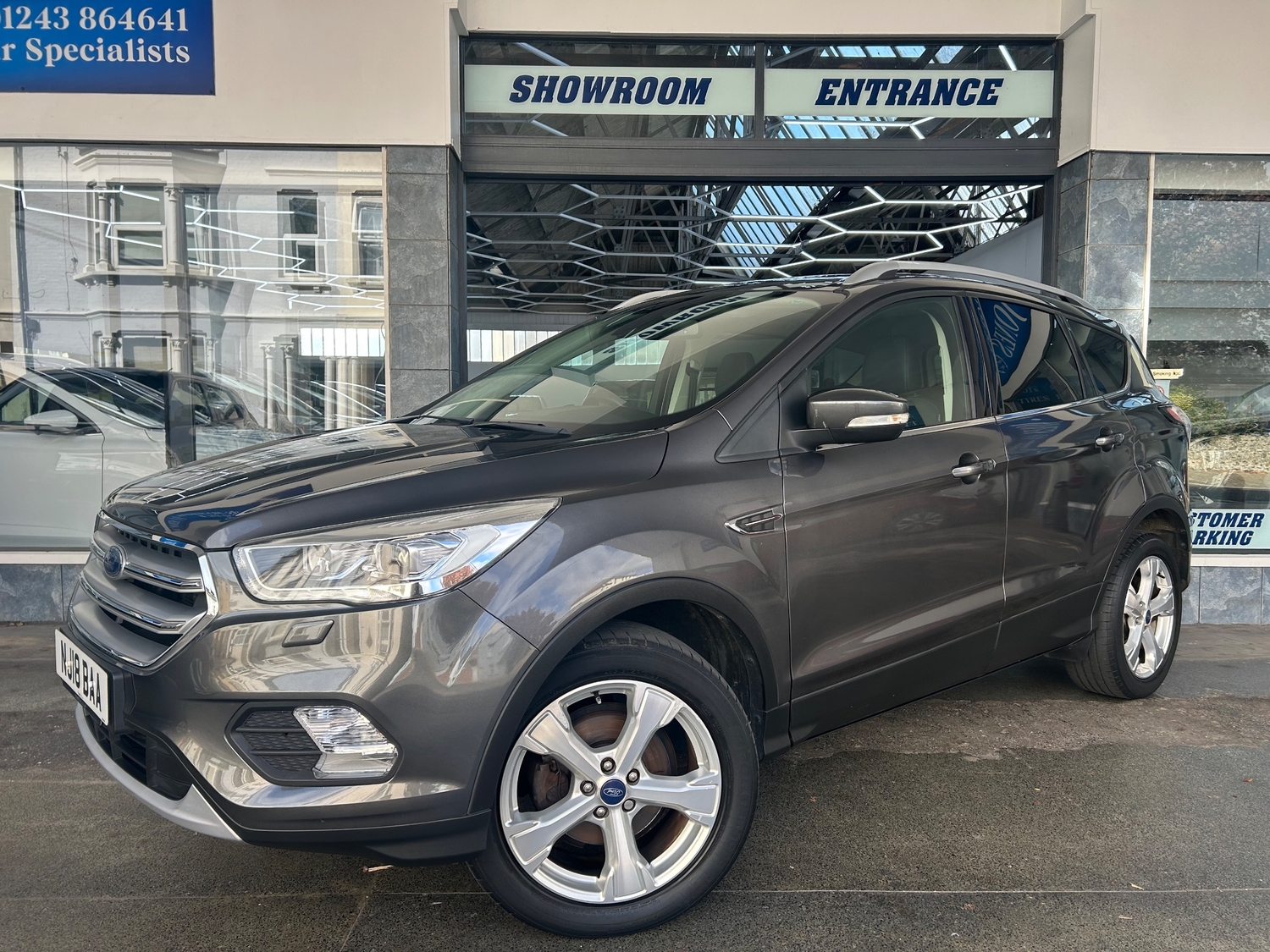[ berth ]Ford Kuga