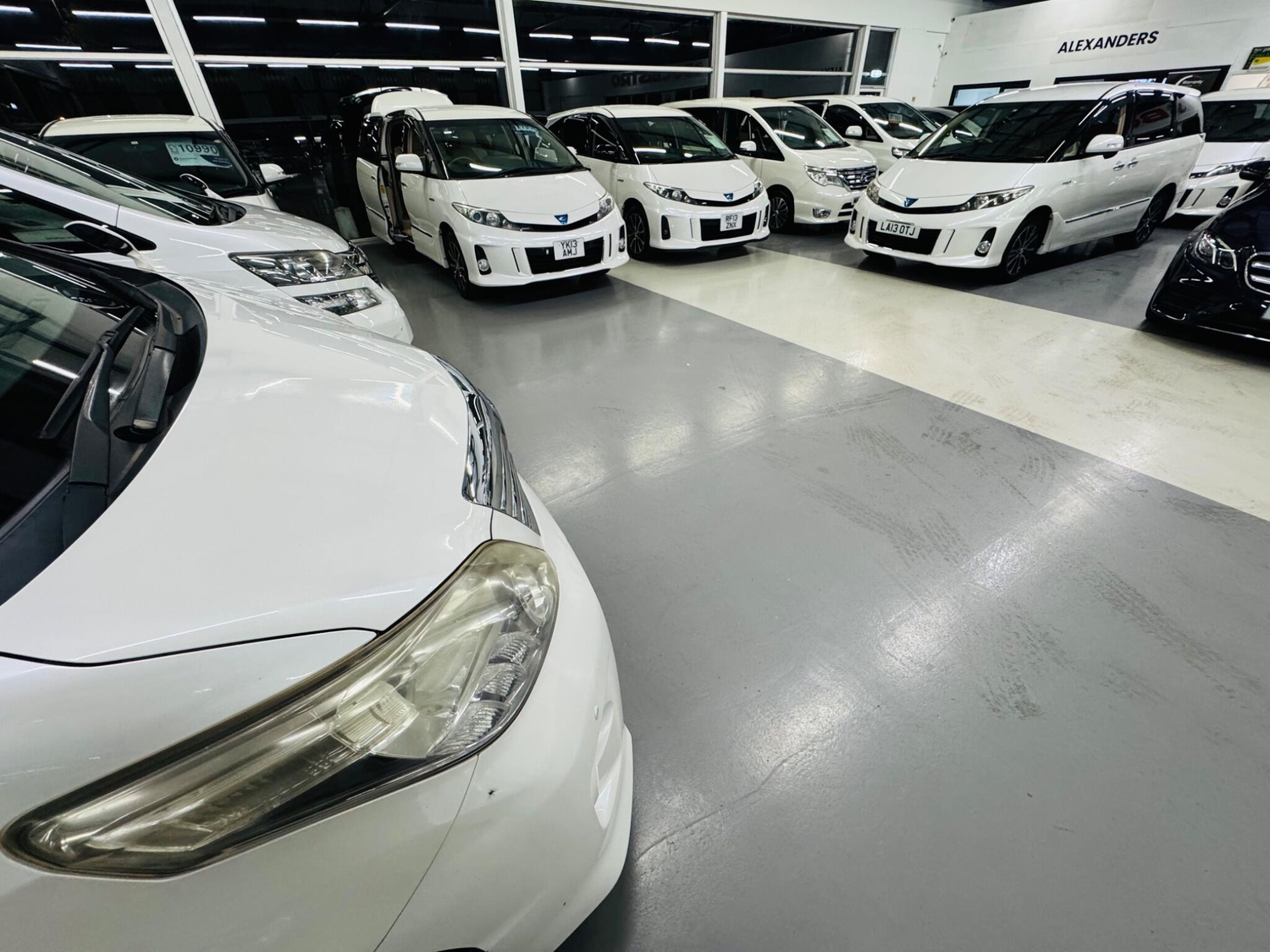 Toyota Estima Bolton