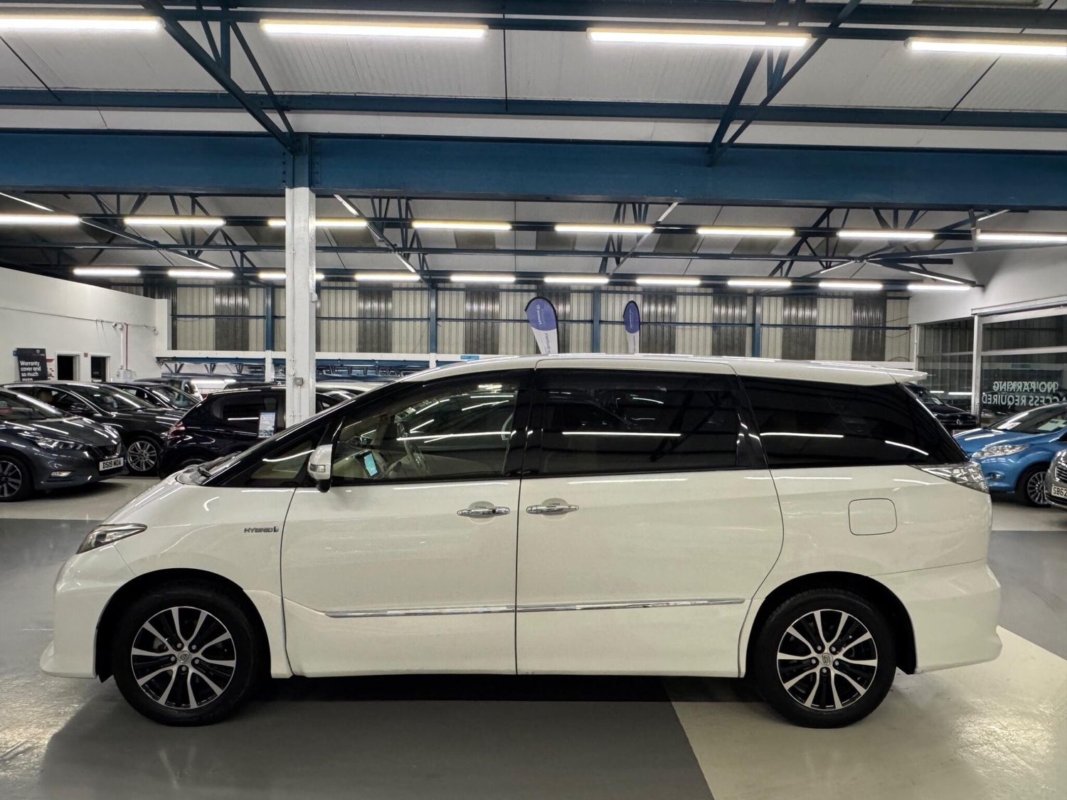 Toyota Estima 2013 - Cars