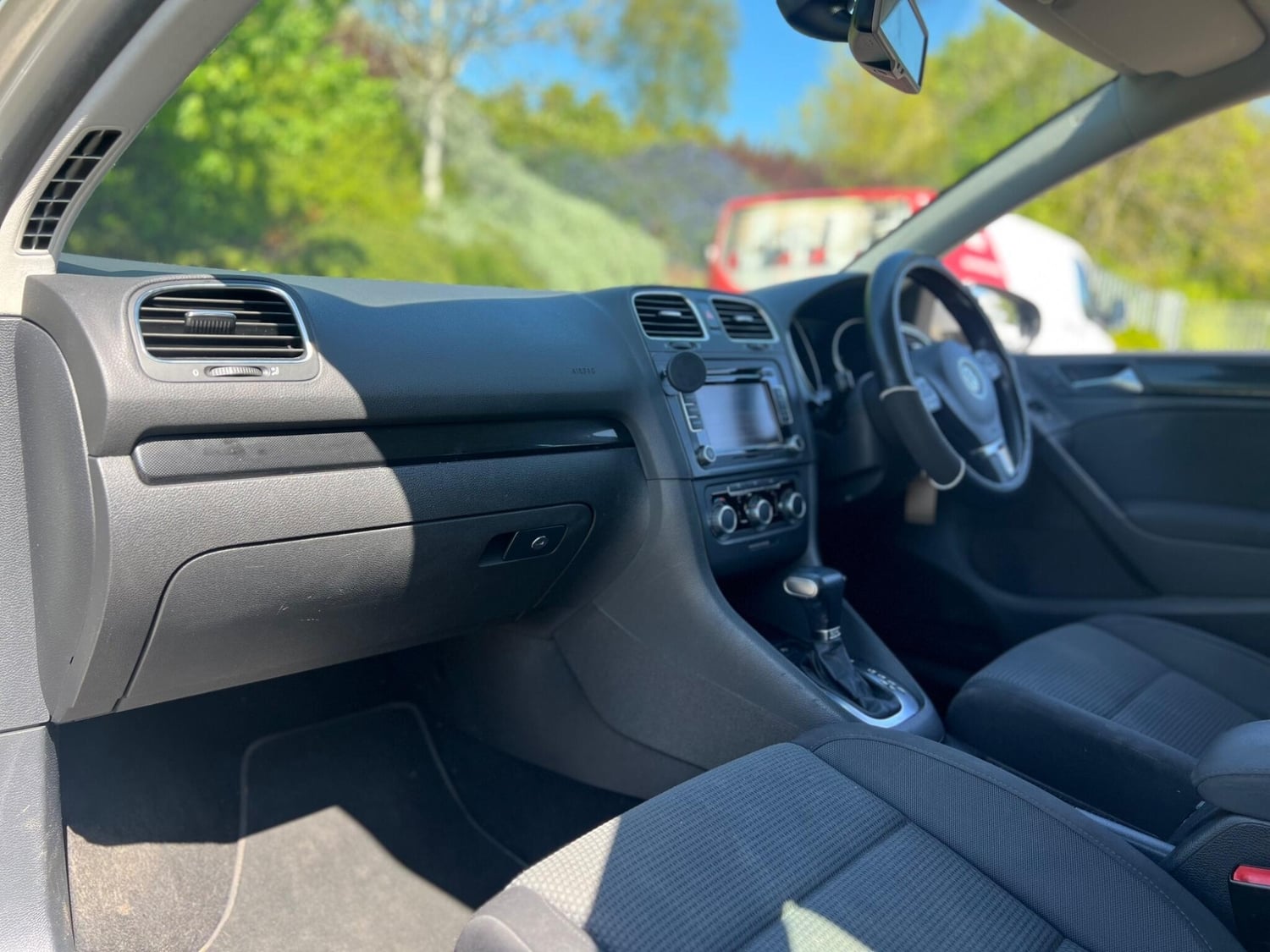 Volkswagen Golf 2010 - Cars