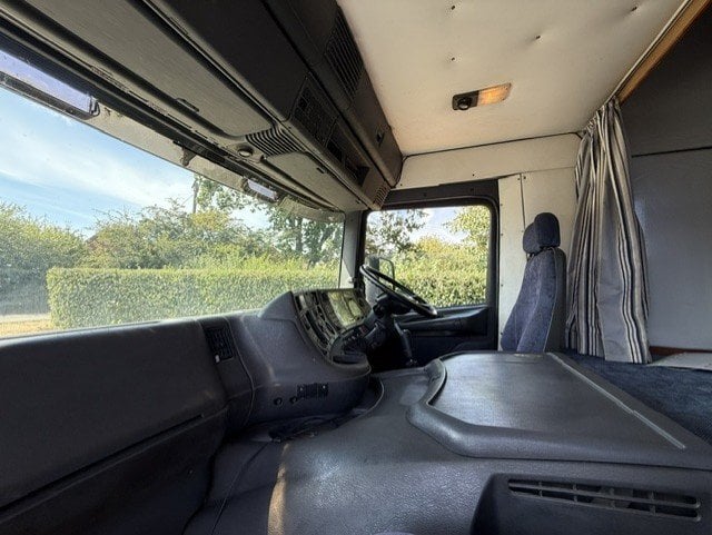 K AND P  Coach builders Scania 310 18 ton  Horsebox - Trailers & Horseboxes
