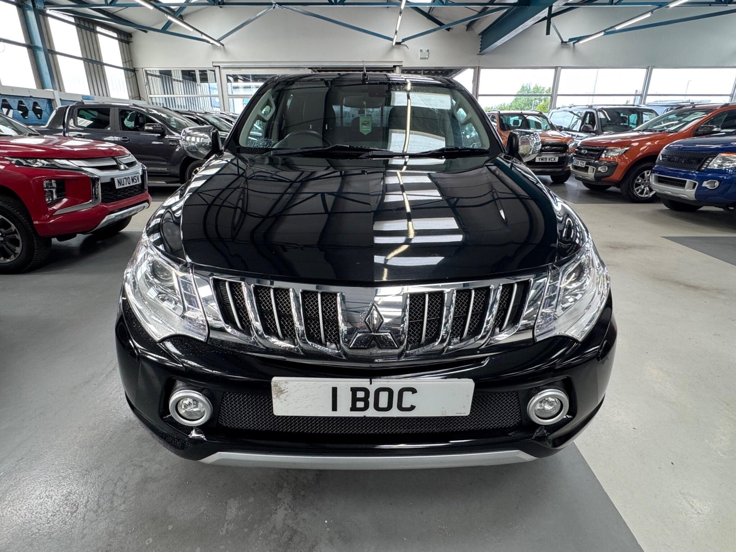 [ berth ]Mitsubishi L200
