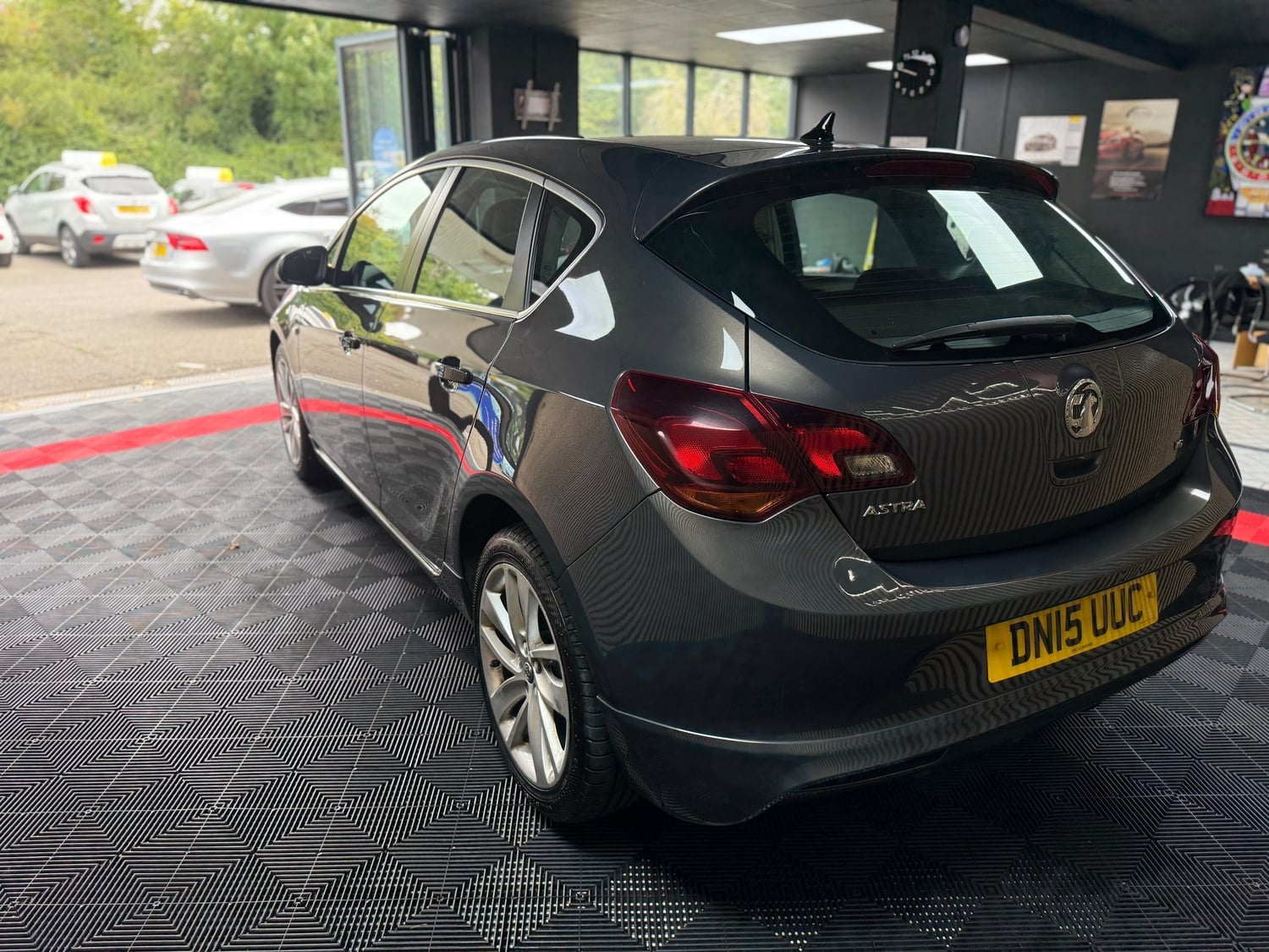 Vauxhall Astra 2015 - Cars