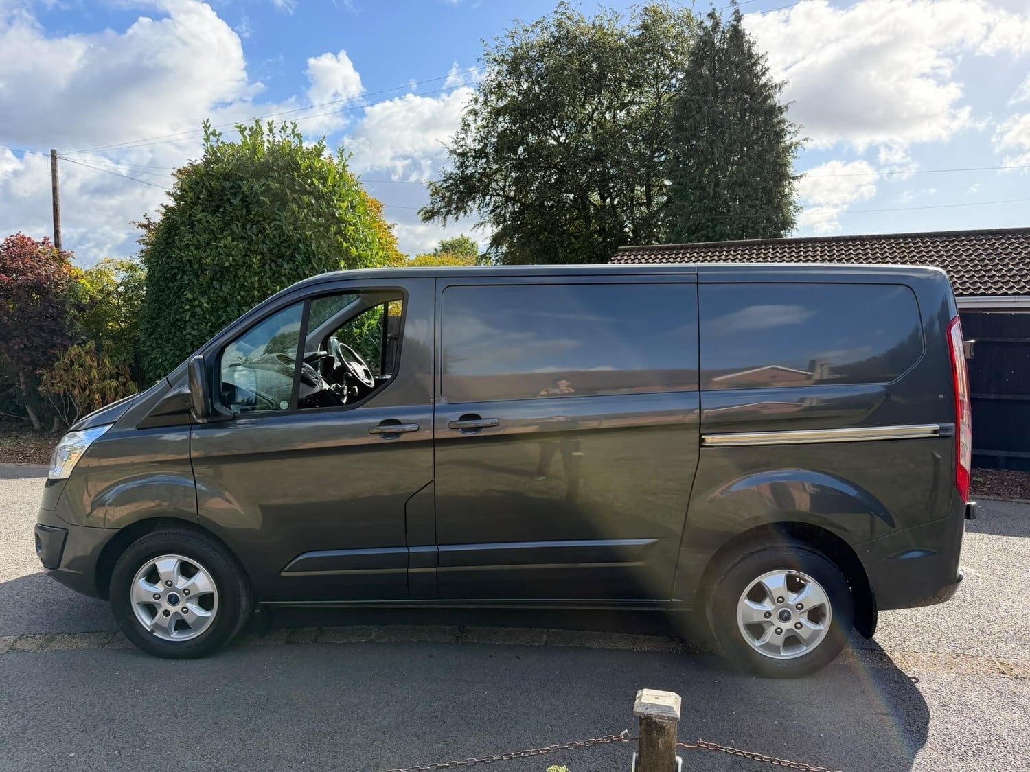 [ berth ]Ford Transit Custom