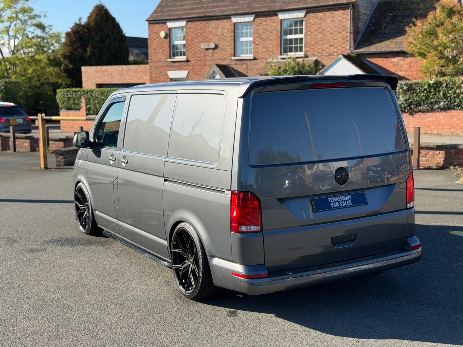 Volkswagen Transporter 2023 - Vans & Commercial Vehicles