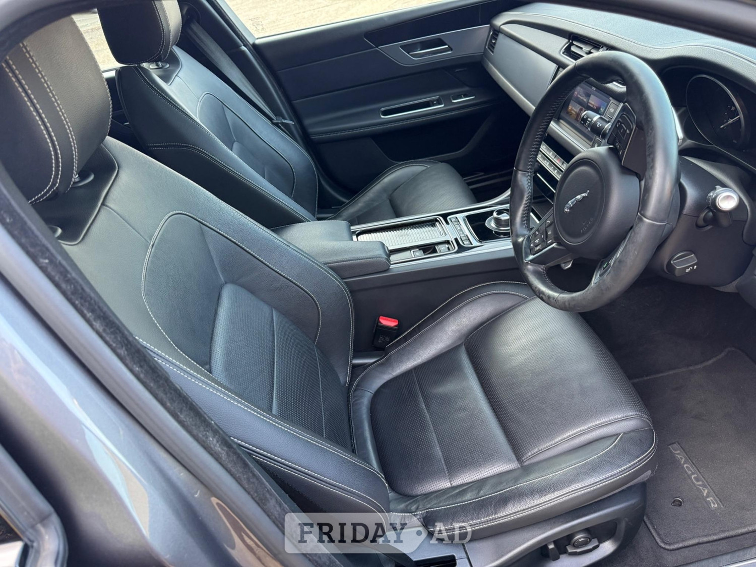 [ berth ]Jaguar XF
