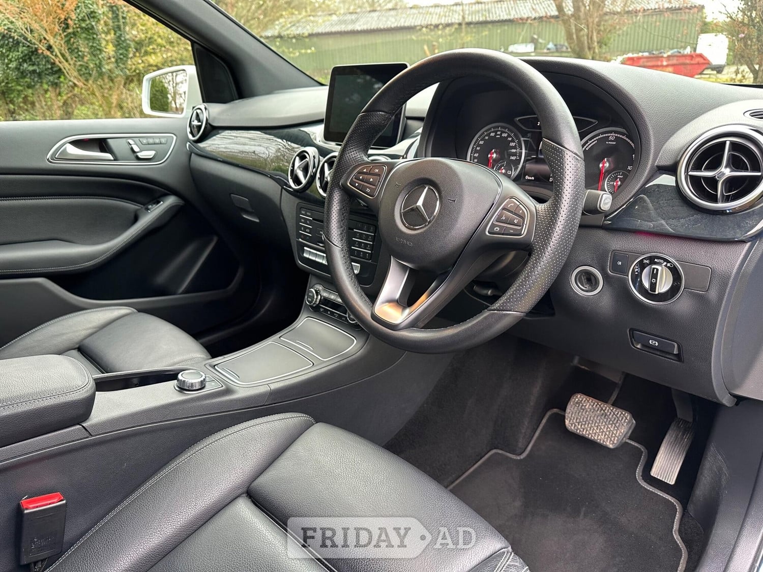 [ berth ]Mercedes-Benz B Class
