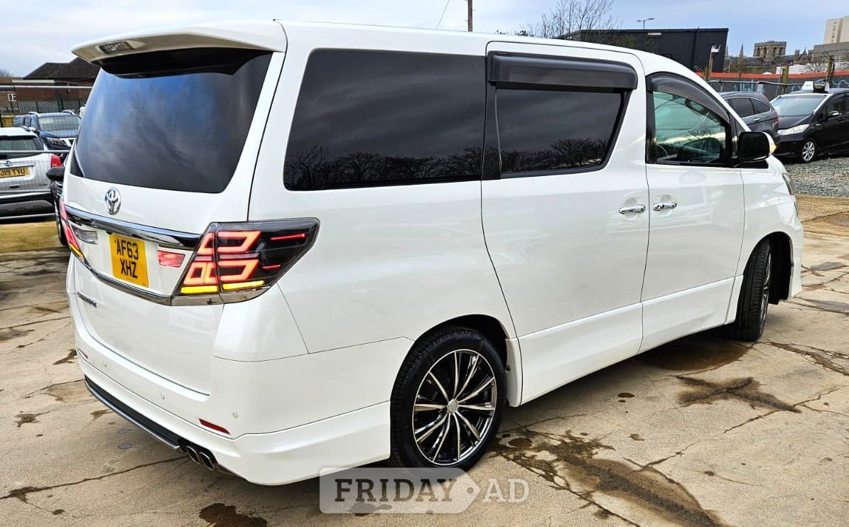Toyota Vellfire 2014 - Cars in Peterborough