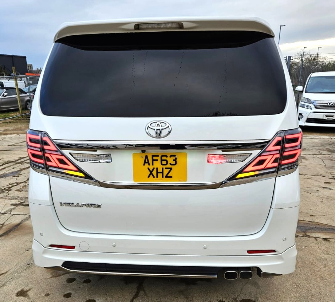 Toyota Vellfire 2014 - Cars