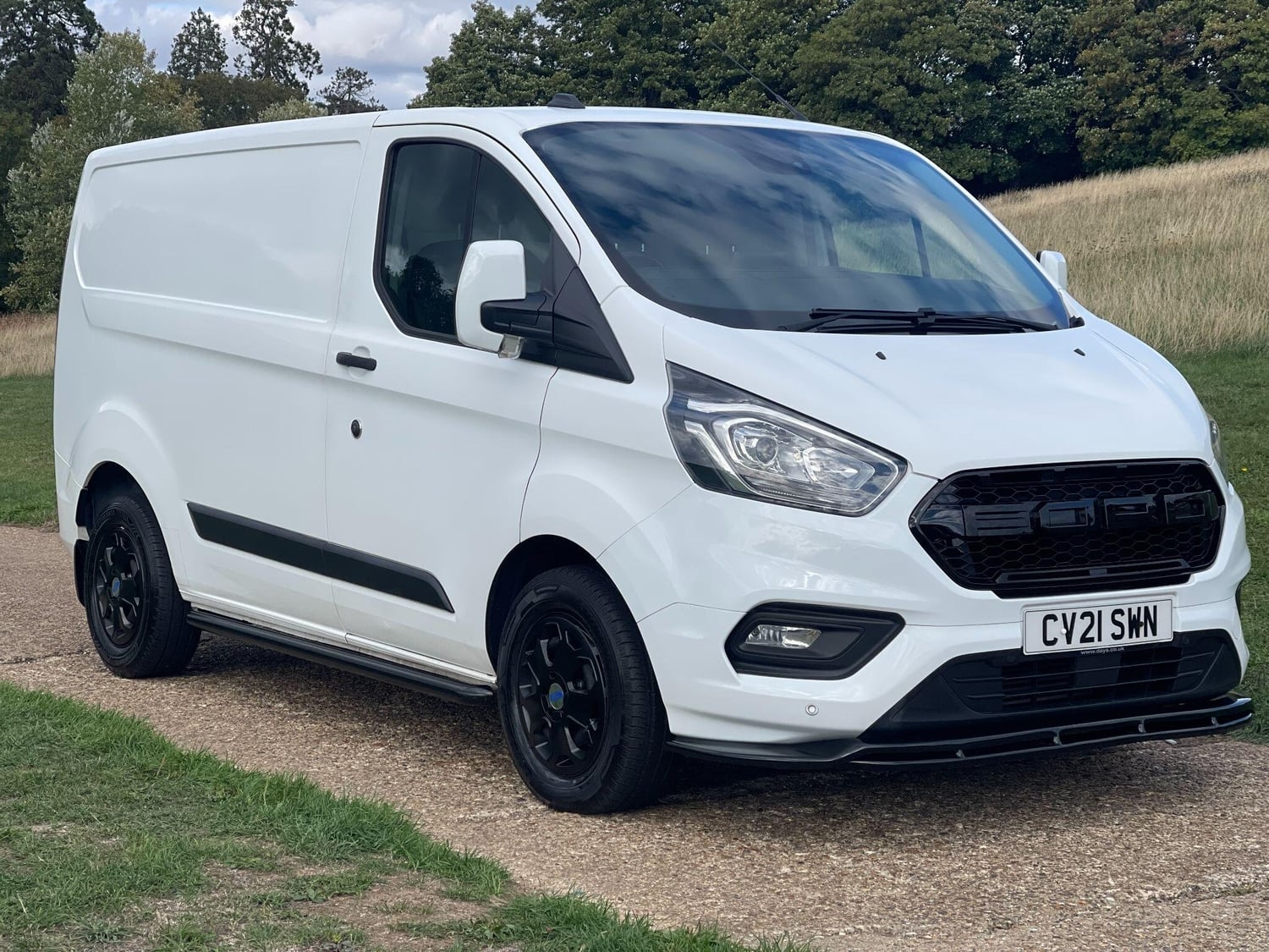 [ berth ]Ford Transit Custom