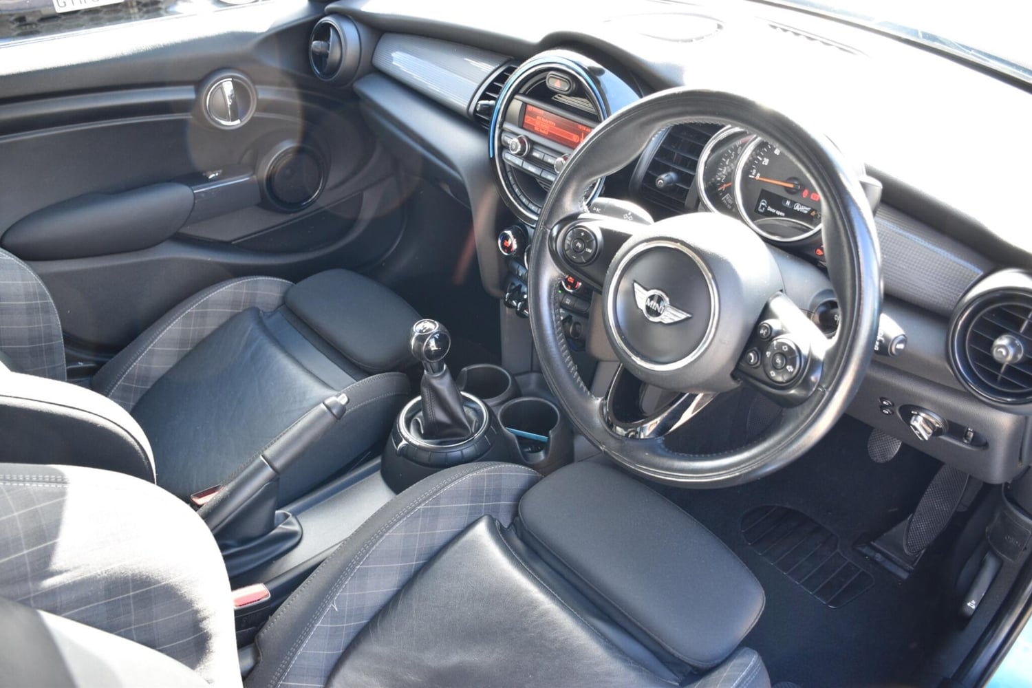 Mini Hatch 2017 - Cars in Reading