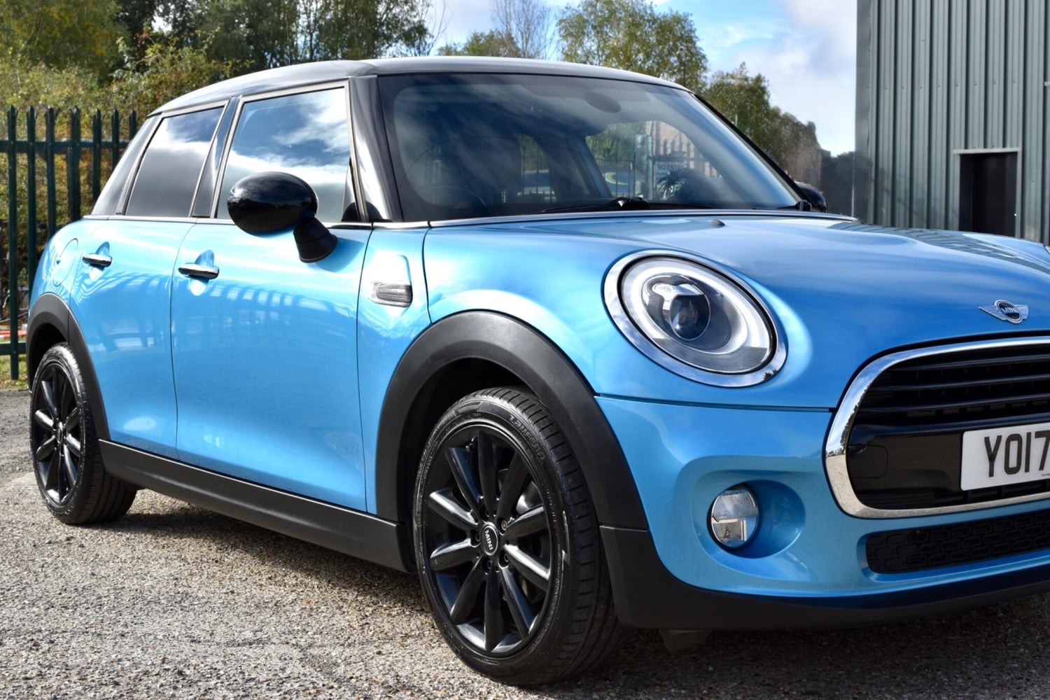 Mini Hatch 2017 - Cars