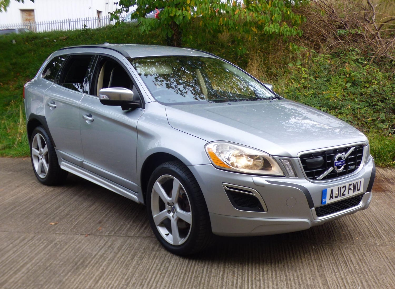 Volvo XC60 2012 - Cars in Bradford