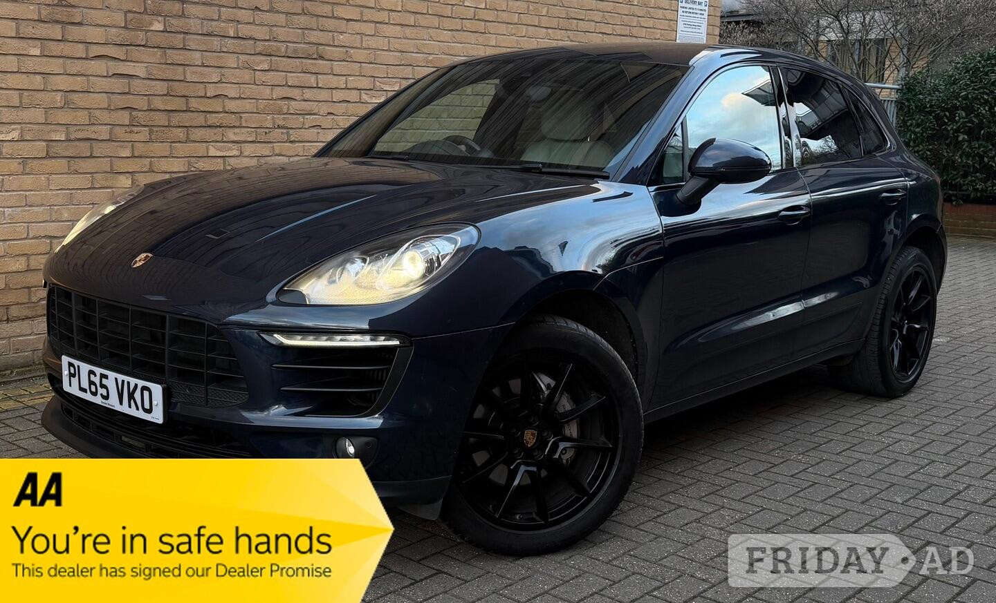 Porsche Macan 2015 in Willesden