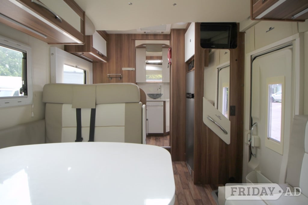 [4 berth ]Roller Team T-Line 740