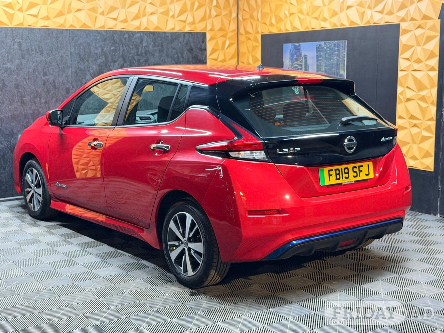 [ berth ]Nissan LEAF