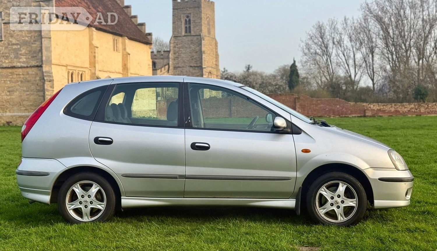 [ berth ]Nissan Almera Tino