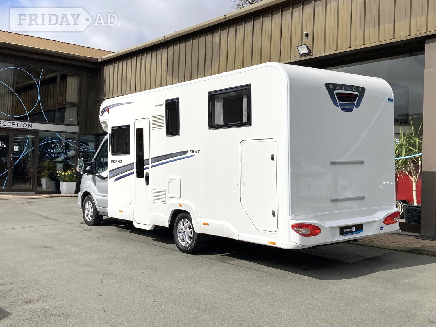[4 berth ]Bailey Autograph 79-4 T