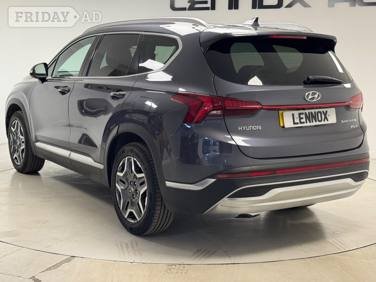 Hyundai Santa Fe 2023 - Cars in Brent
