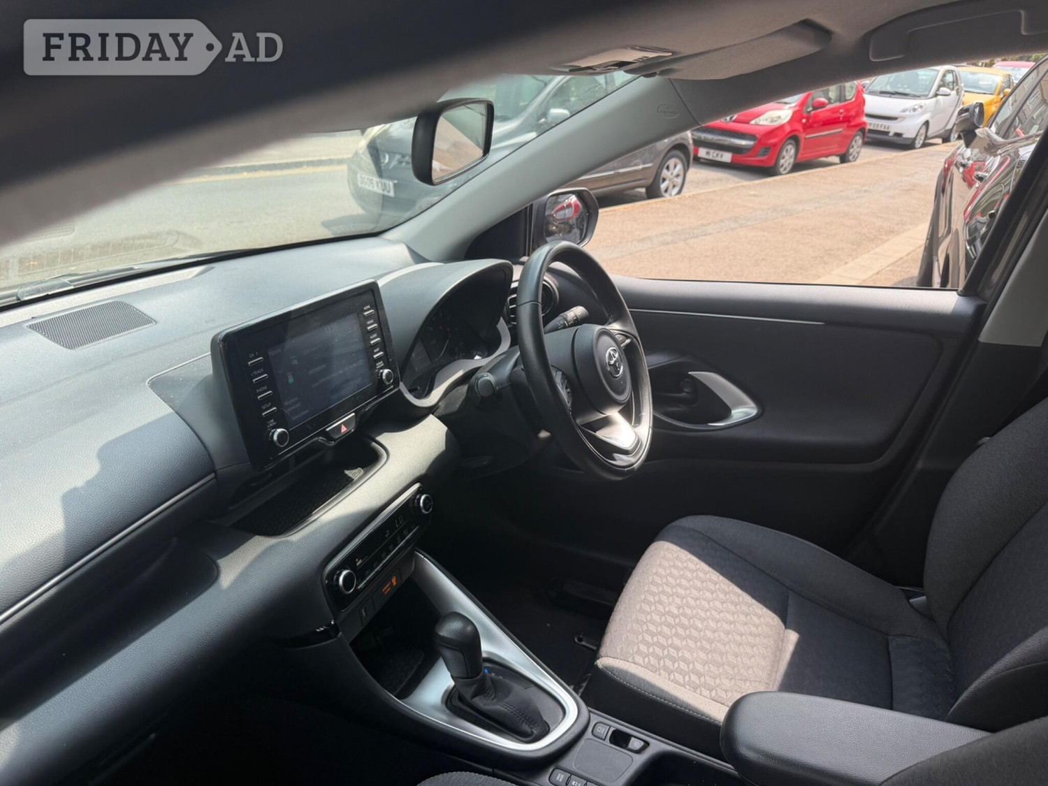 Toyota Yaris 2023 - Cars