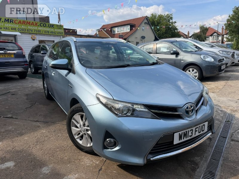 Toyota Auris 2013 - Cars in Harrow