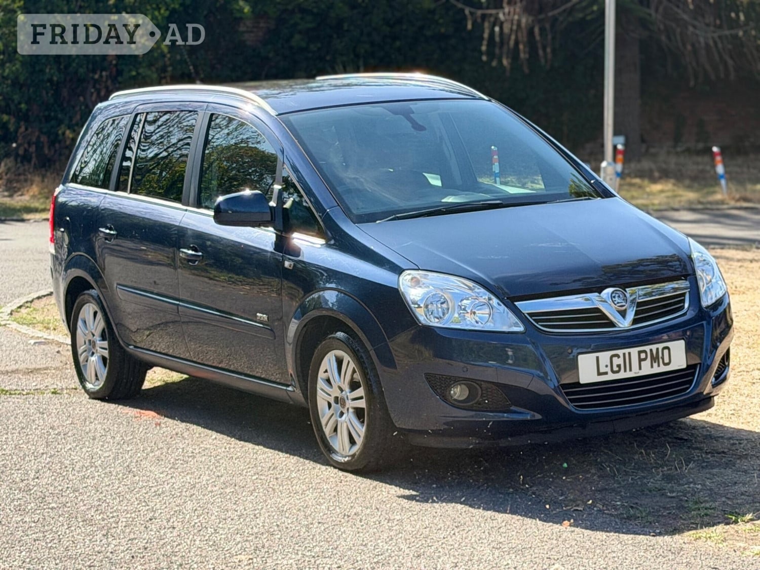 Vauxhall Zafira 2011 in Slough