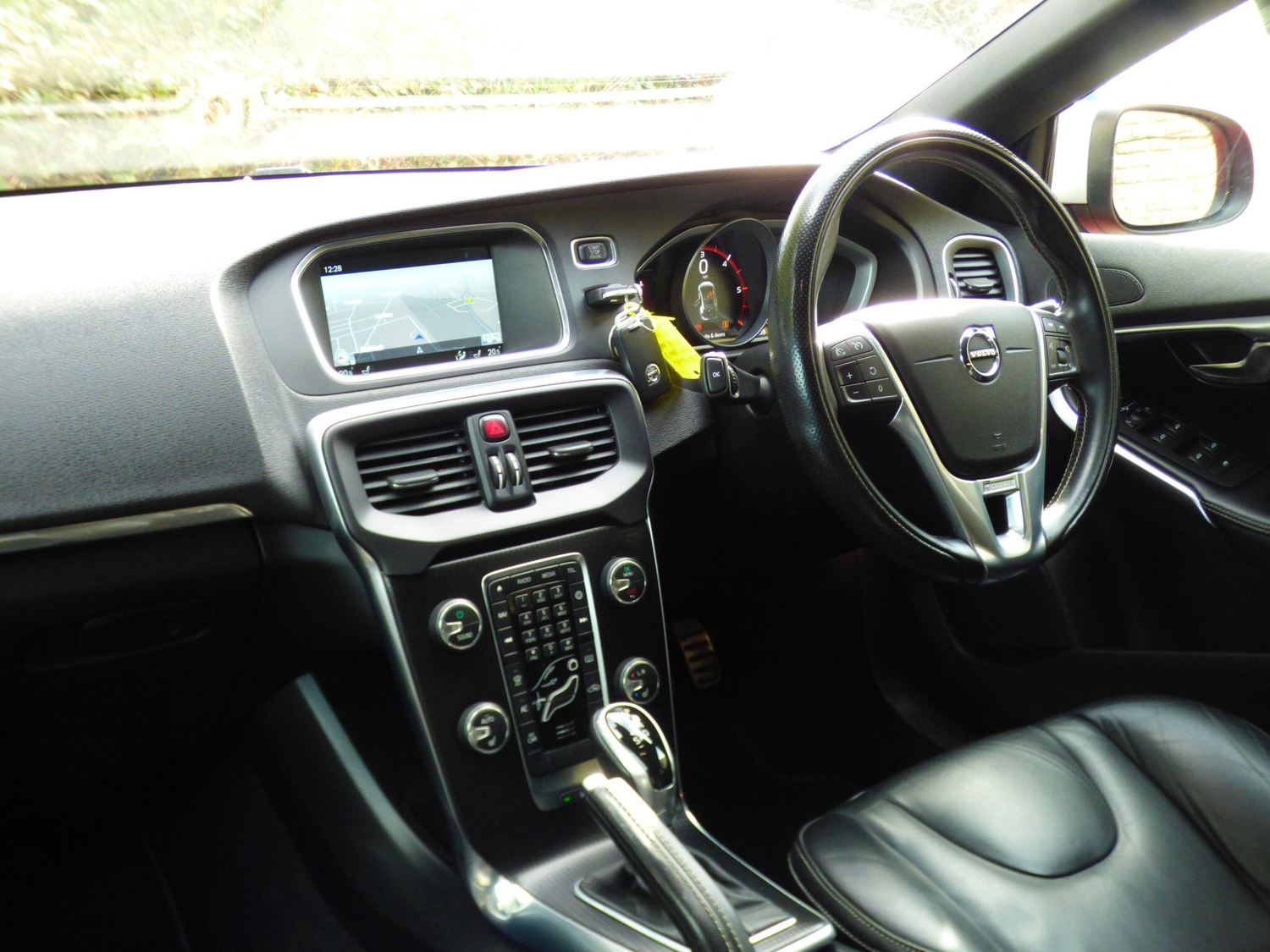 [ berth ]Volvo V40