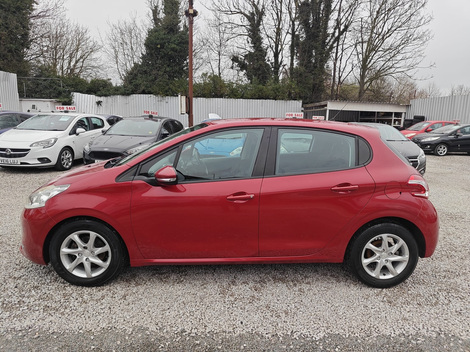 Peugeot 208 2013 - Cars