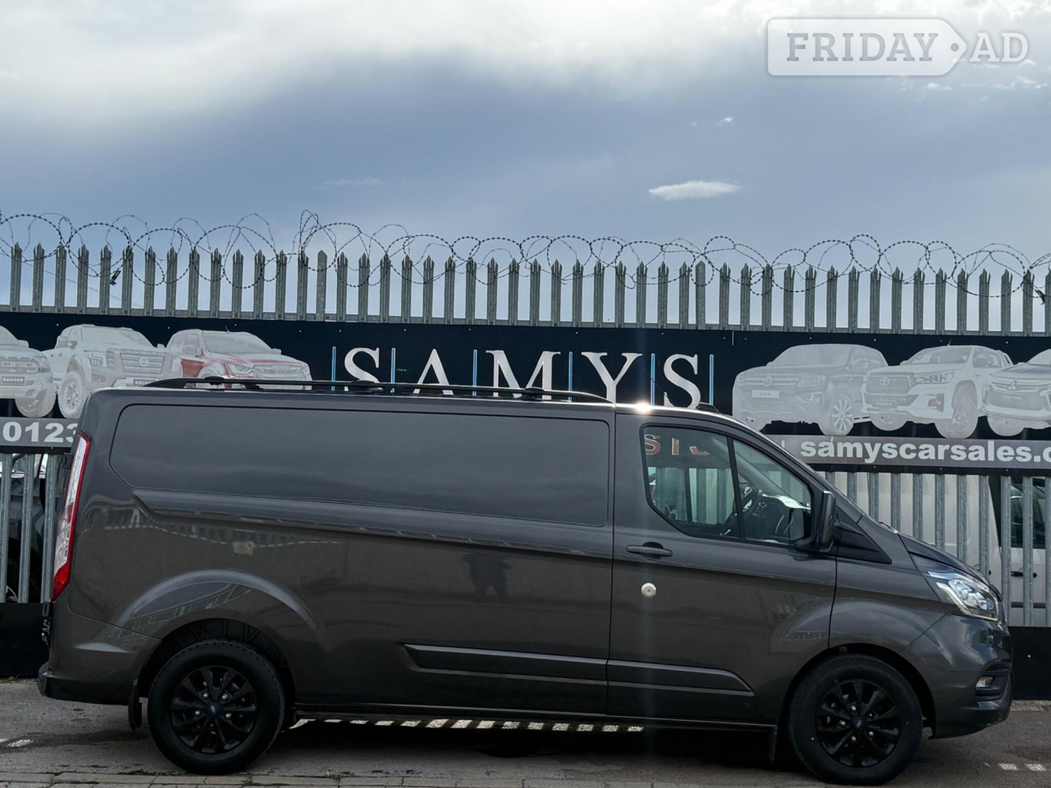 [ berth ]Ford Transit Custom