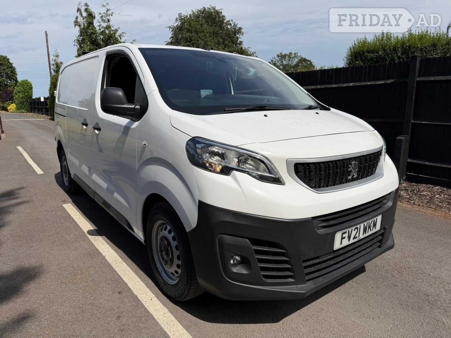 Peugeot Expert 2021 in Addlestone