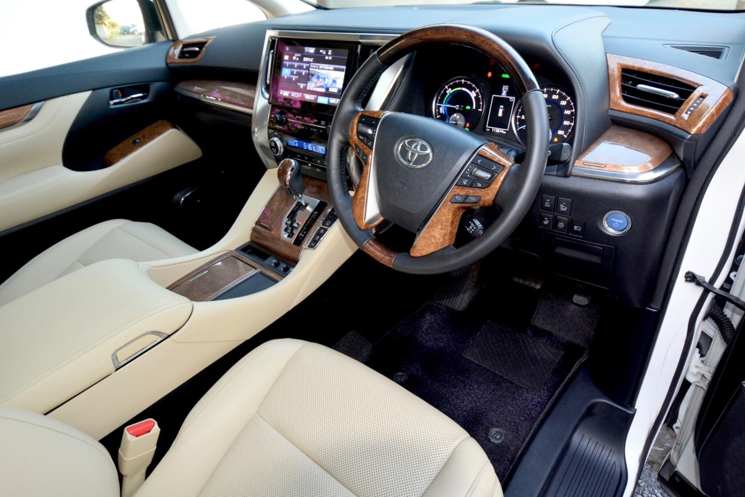 Toyota Alphard Waltham Forest