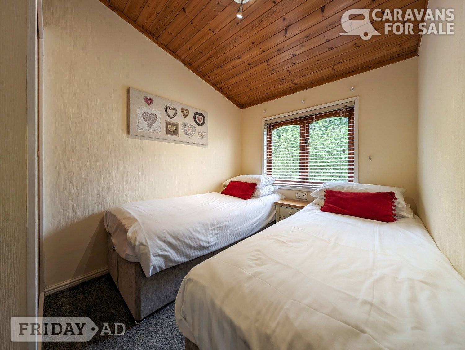 Carnforth Modern Timber Lodge 11 month park - gateway to Lakes