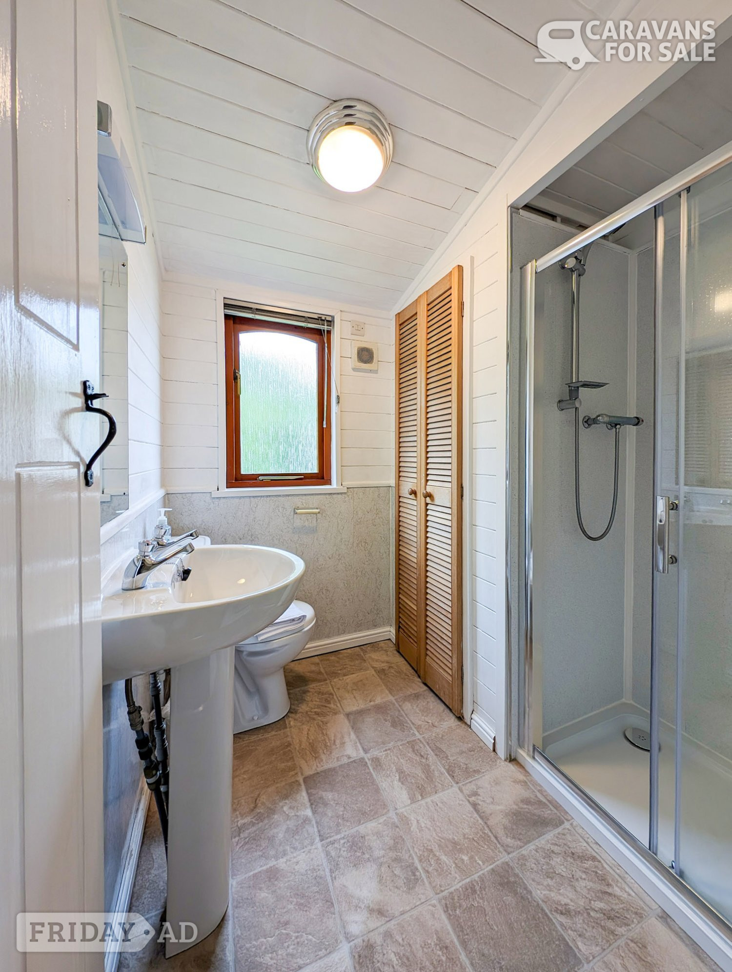 Modern Timber Lodge 11 month park - gateway to Lakes - Holiday Homes in Carnforth