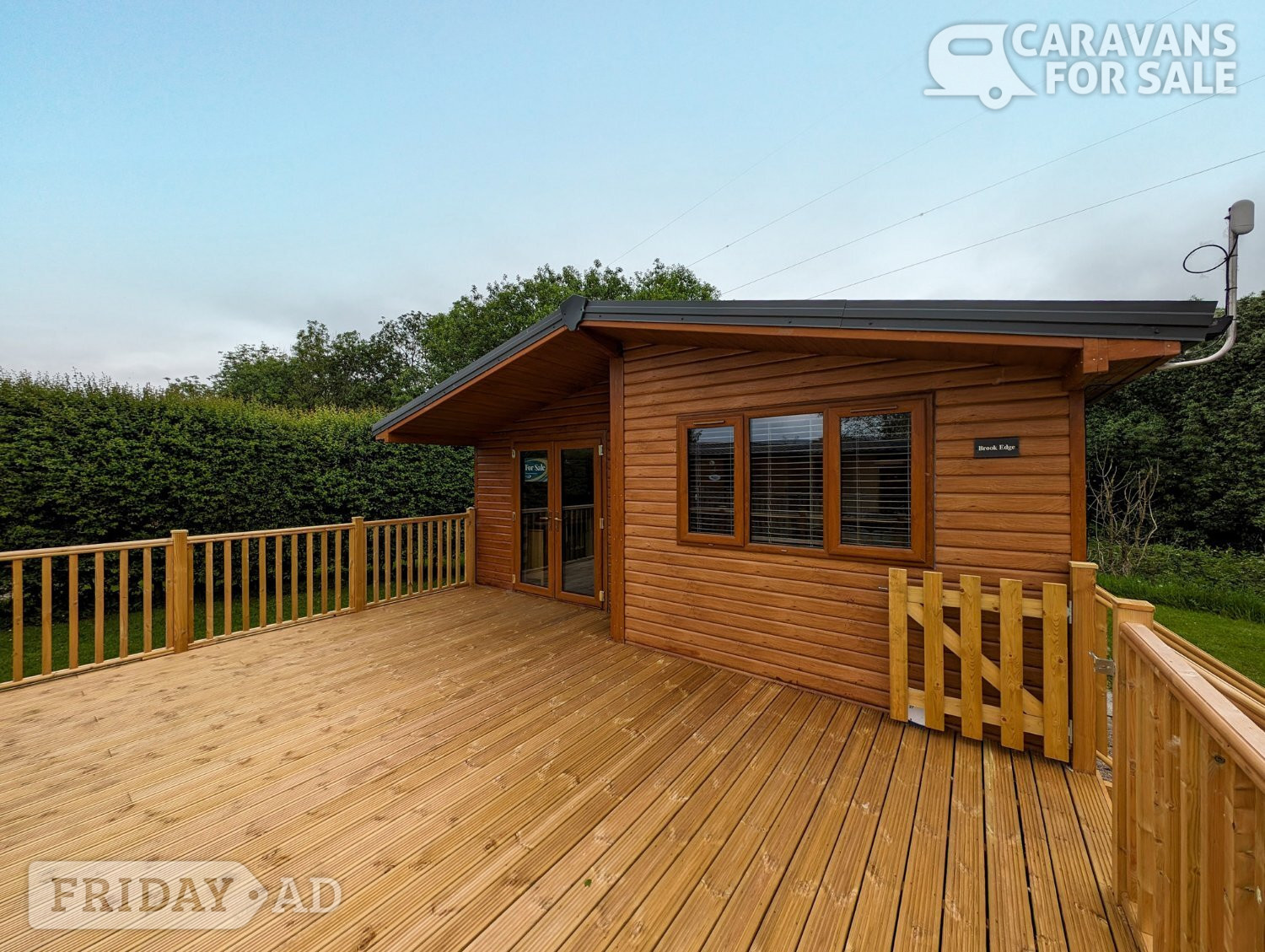 Modern Timber Lodge 11 month park - gateway to Lakes in Carnforth