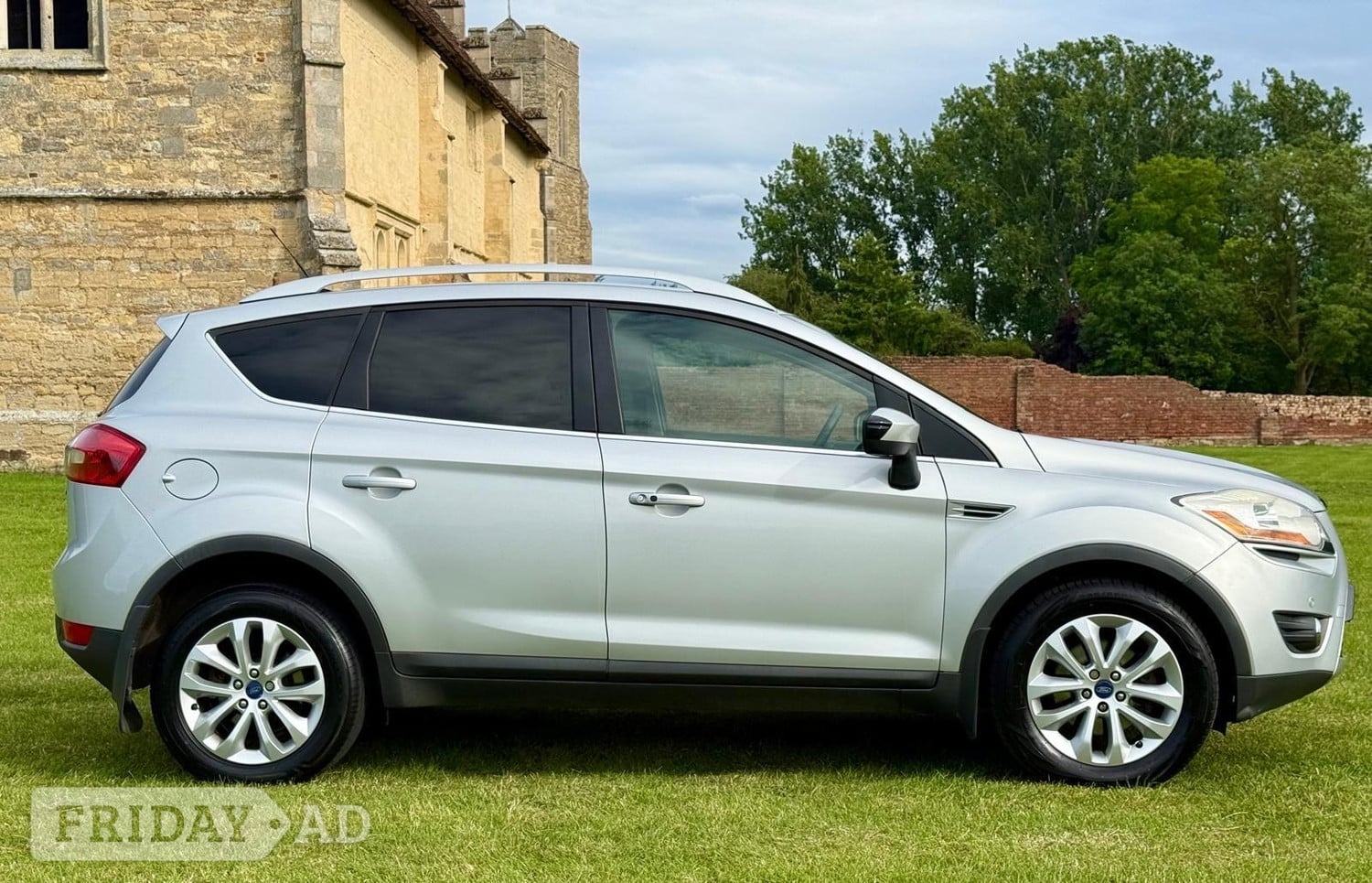 [ berth ]Ford Kuga