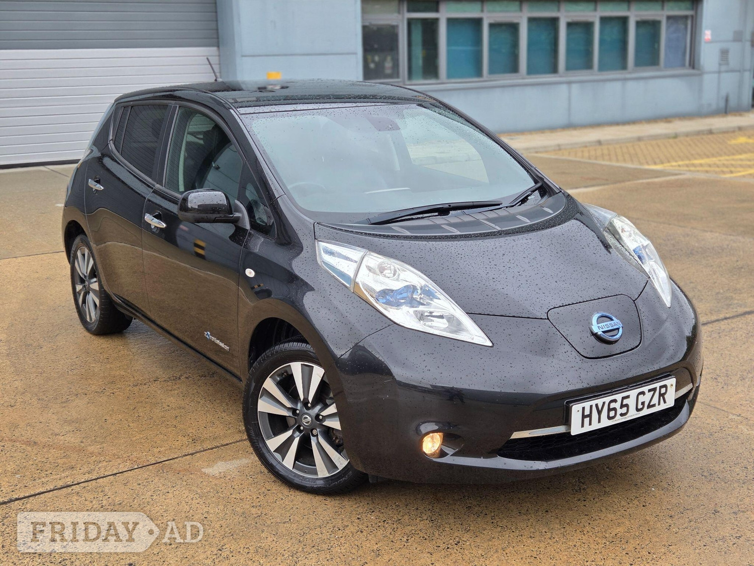 Nissan LEAF 2015 in Slough